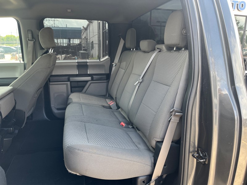 Ford F-150 Vehicle Full-screen Gallery Image 10