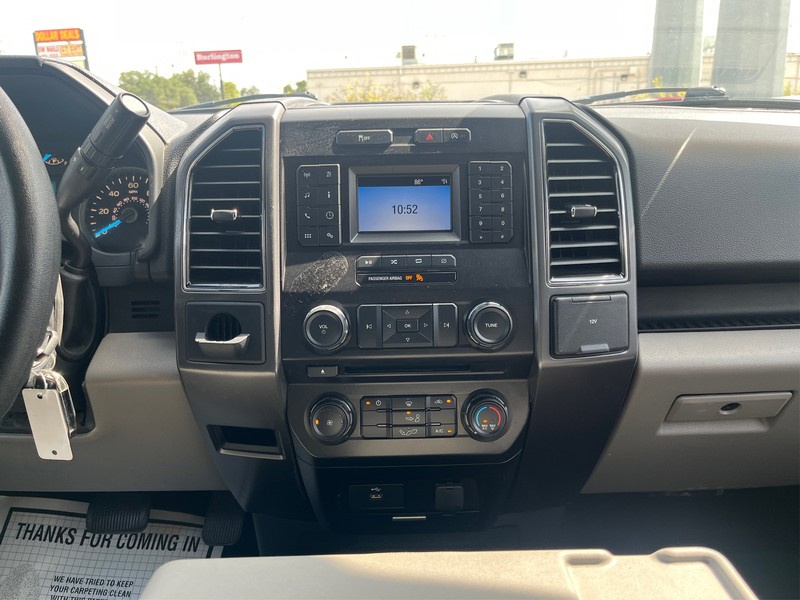 Ford F-150 Vehicle Full-screen Gallery Image 11