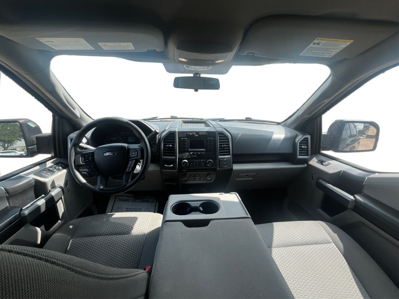 Ford F-150 Vehicle Full-screen Gallery Image 15