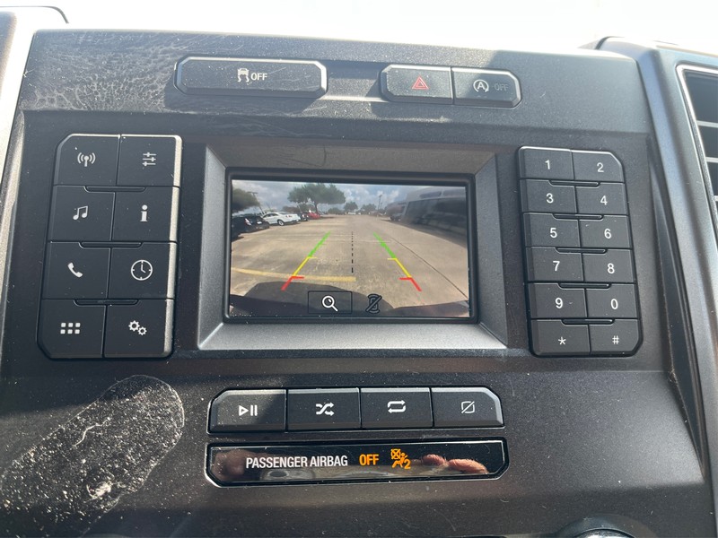 Ford F-150 Vehicle Full-screen Gallery Image 16
