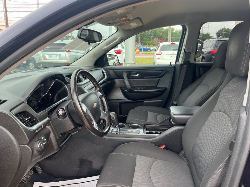 Chevrolet Traverse Vehicle Full-screen Gallery Image 09