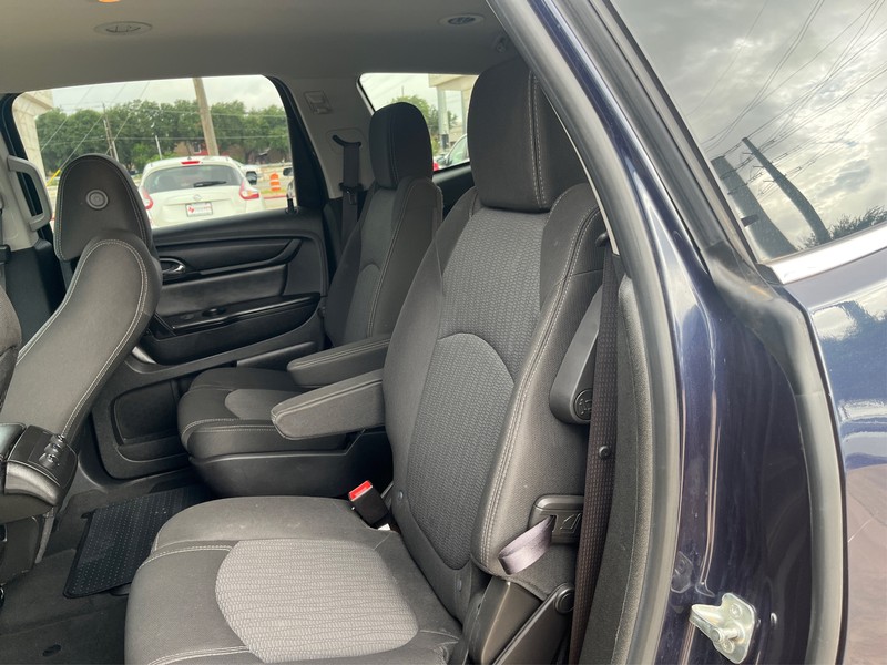 Chevrolet Traverse Vehicle Full-screen Gallery Image 10