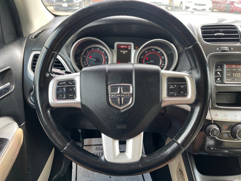 Dodge Journey Vehicle Full-screen Gallery Image 14