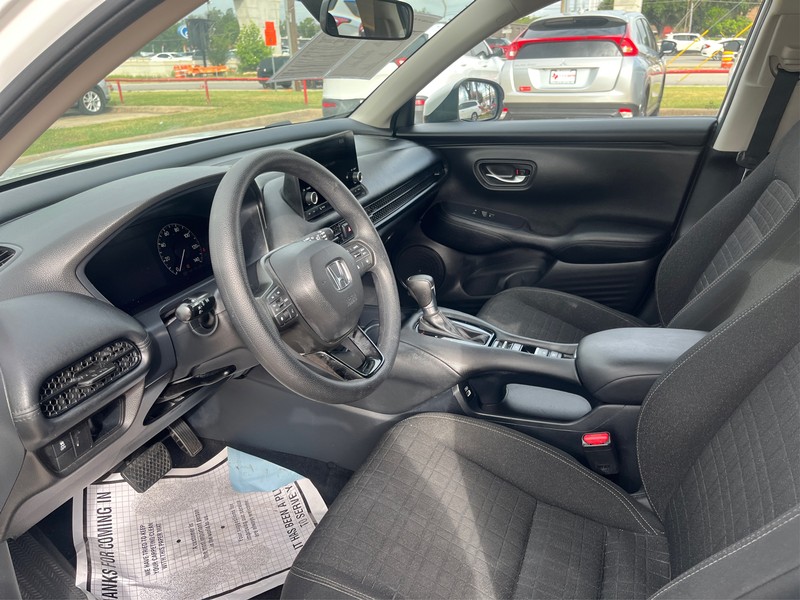 Honda HR-V Vehicle Full-screen Gallery Image 09