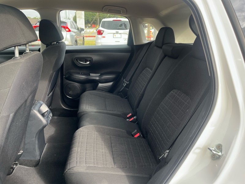 Honda HR-V Vehicle Full-screen Gallery Image 10