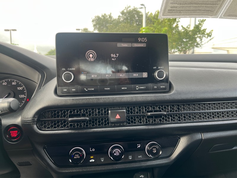 Honda HR-V Vehicle Full-screen Gallery Image 12