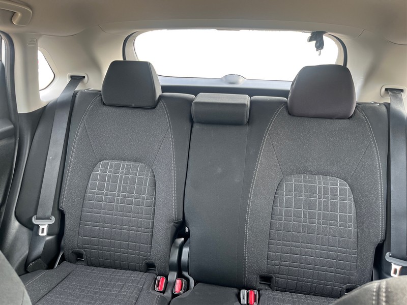 Honda HR-V Vehicle Full-screen Gallery Image 13
