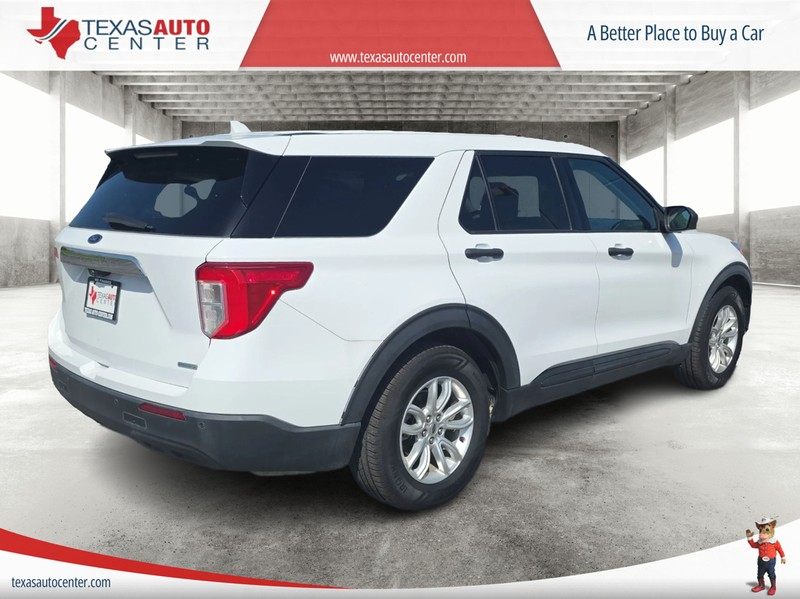 Ford Explorer Vehicle Full-screen Gallery Image 07