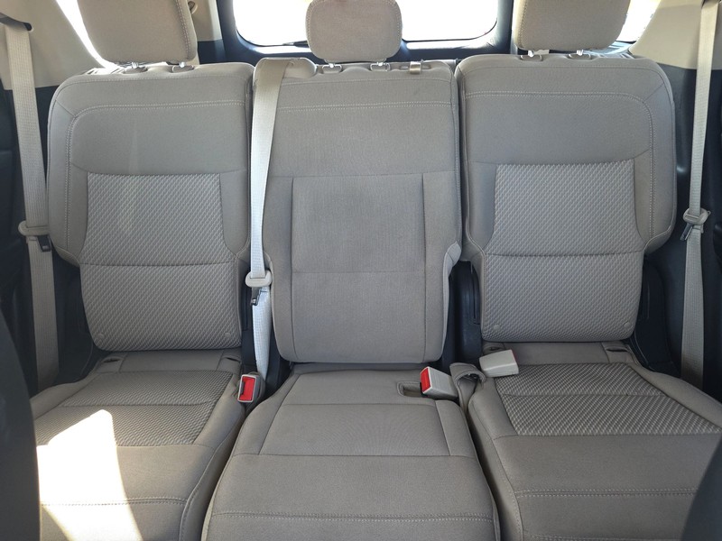 Ford Explorer Vehicle Full-screen Gallery Image 13