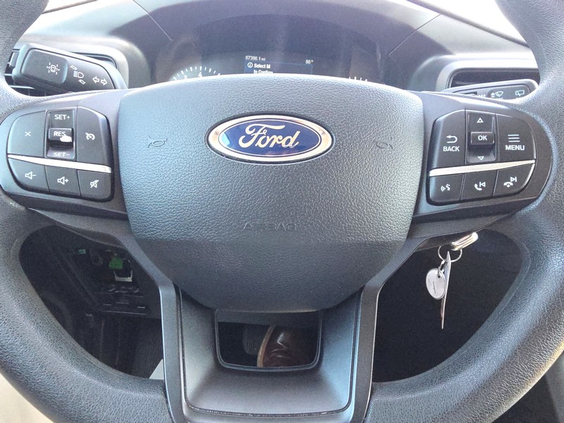 Ford Explorer Vehicle Full-screen Gallery Image 14