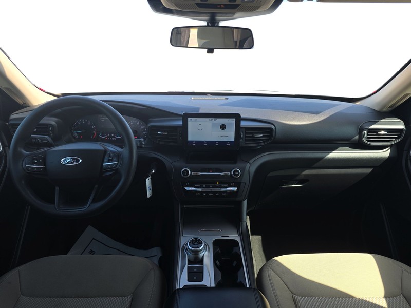 Ford Explorer Vehicle Full-screen Gallery Image 16