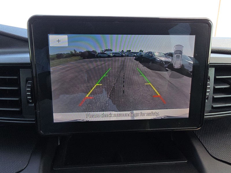 Ford Explorer Vehicle Full-screen Gallery Image 17