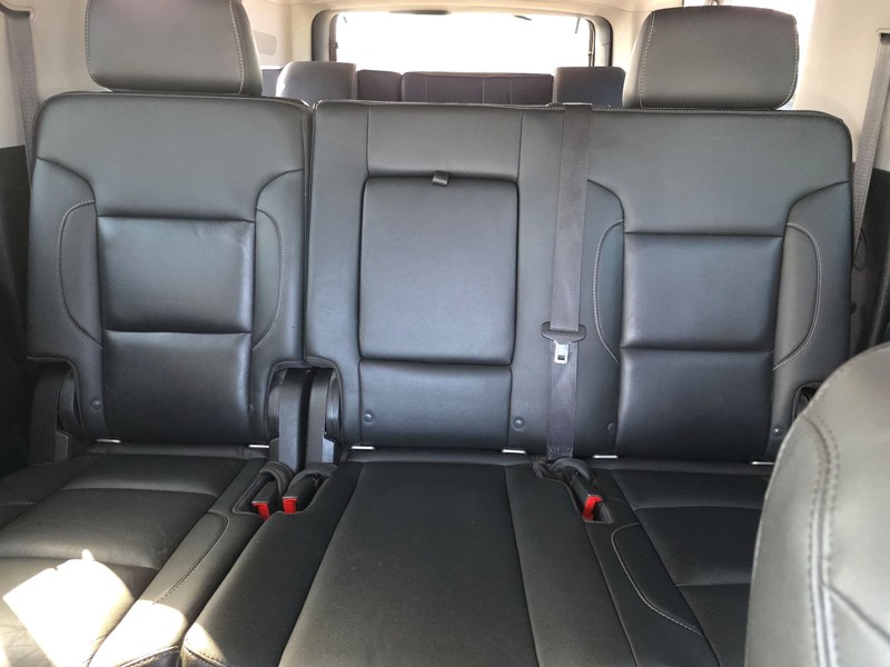 Chevrolet Suburban Vehicle Full-screen Gallery Image 13