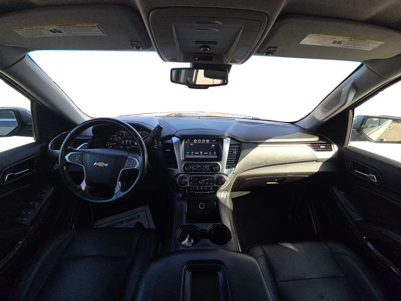 Chevrolet Suburban Vehicle Full-screen Gallery Image 15