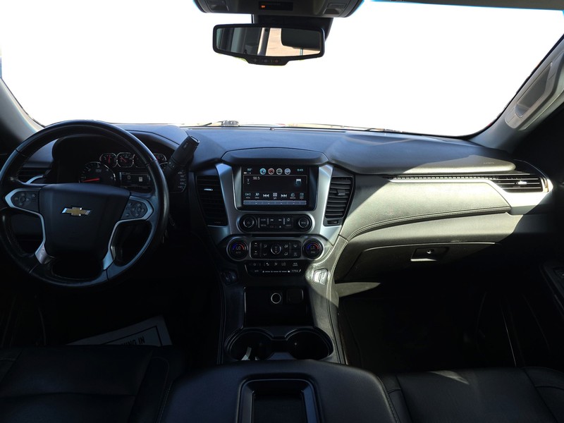 Chevrolet Suburban Vehicle Full-screen Gallery Image 16