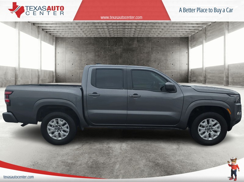 Nissan Frontier Vehicle Full-screen Gallery Image 04