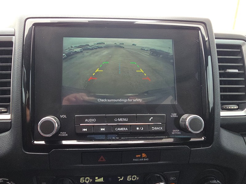Nissan Frontier Vehicle Full-screen Gallery Image 16