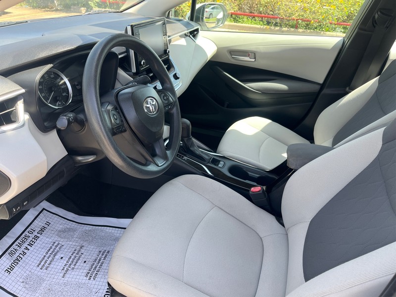 Toyota Corolla Vehicle Full-screen Gallery Image 09