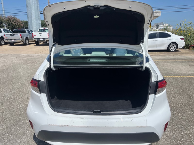 Toyota Corolla Vehicle Full-screen Gallery Image 11
