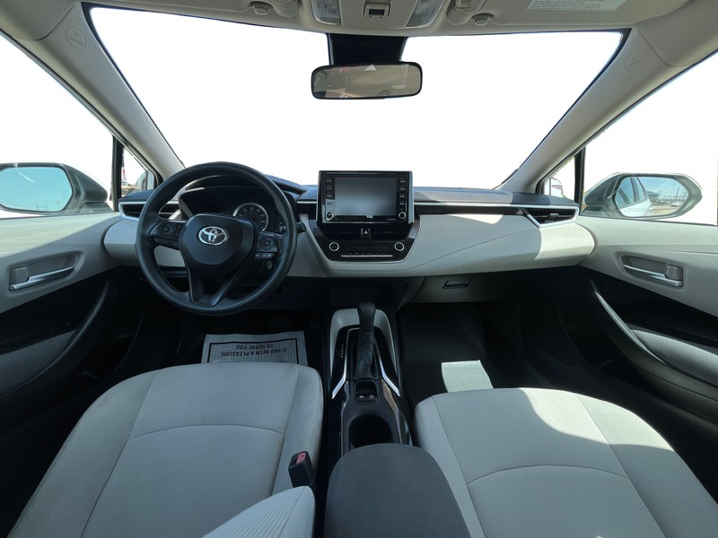 Toyota Corolla Vehicle Full-screen Gallery Image 15