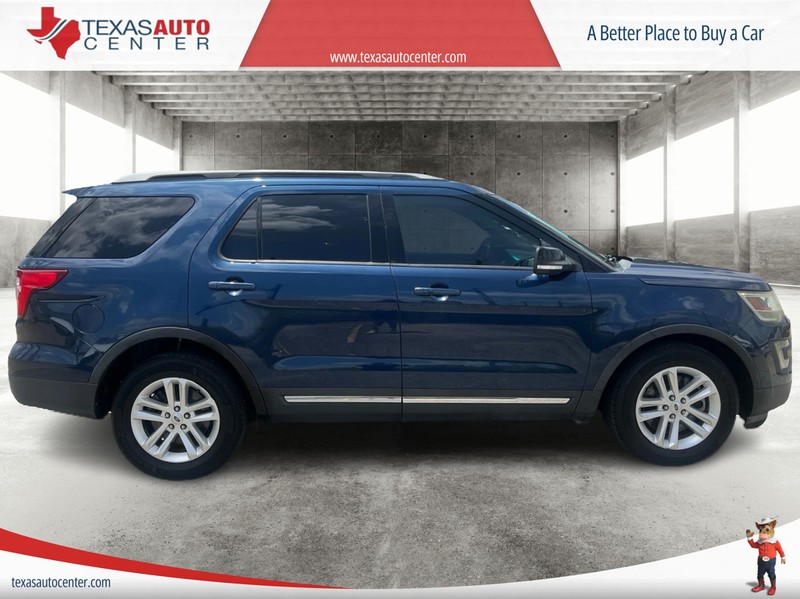 Ford Explorer Vehicle Full-screen Gallery Image 04