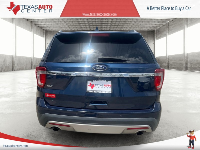 Ford Explorer Vehicle Full-screen Gallery Image 05