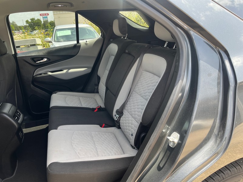 Chevrolet Equinox Vehicle Full-screen Gallery Image 10