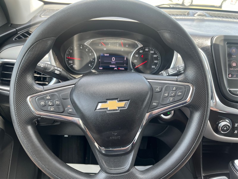 Chevrolet Equinox Vehicle Full-screen Gallery Image 14