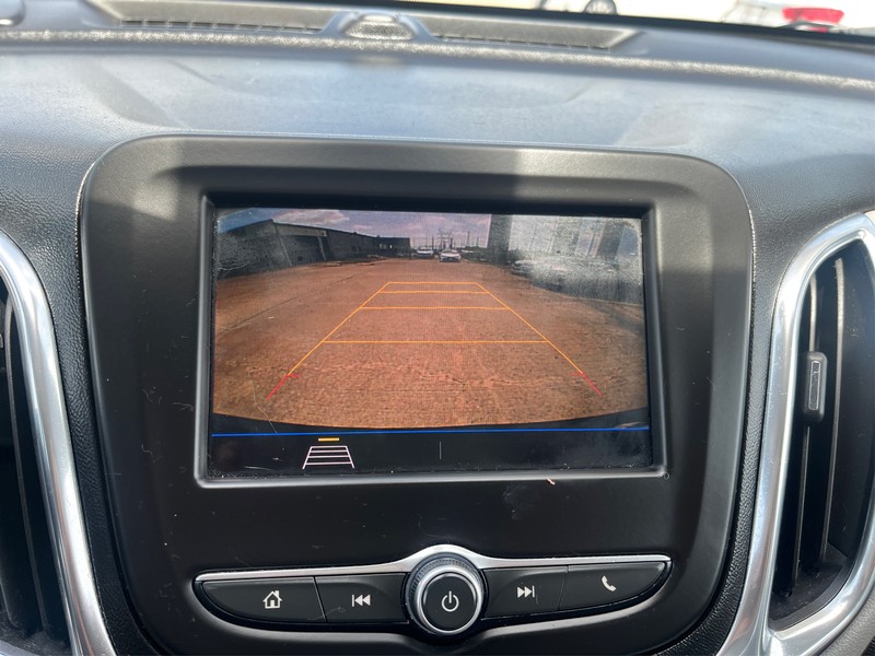 Chevrolet Equinox Vehicle Full-screen Gallery Image 17