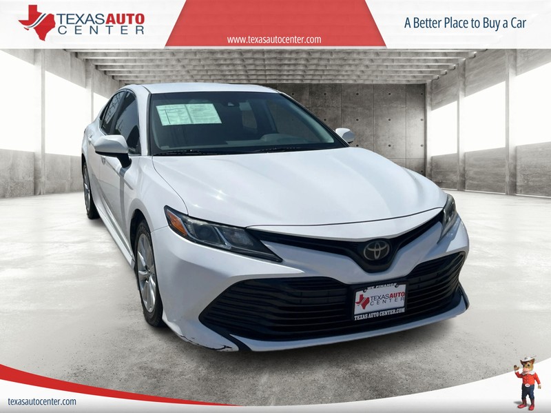 Toyota Camry Vehicle Full-screen Gallery Image 01