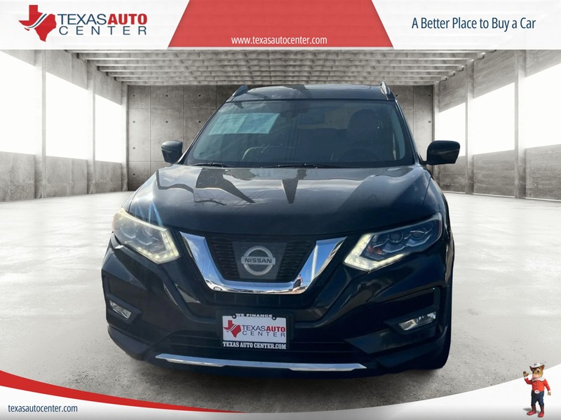 Nissan Rogue Vehicle Full-screen Gallery Image 03
