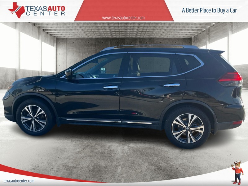 Nissan Rogue Vehicle Full-screen Gallery Image 05