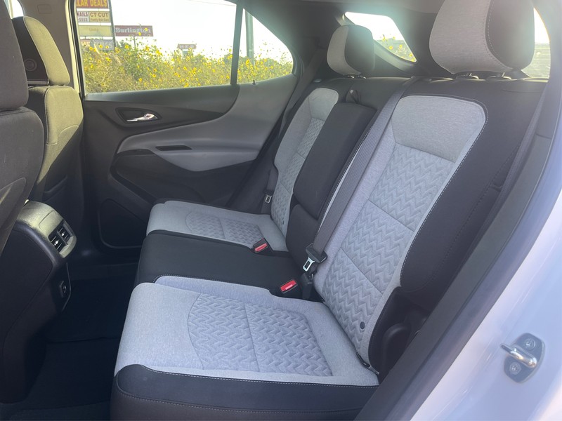 Chevrolet Equinox Vehicle Full-screen Gallery Image 10