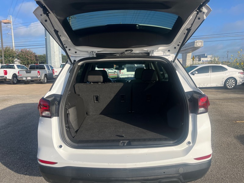 Chevrolet Equinox Vehicle Full-screen Gallery Image 11