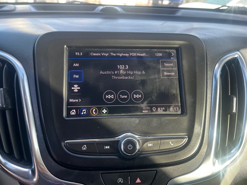 Chevrolet Equinox Vehicle Full-screen Gallery Image 12