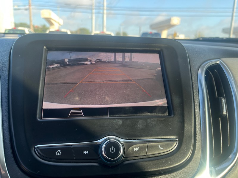 Chevrolet Equinox Vehicle Full-screen Gallery Image 17