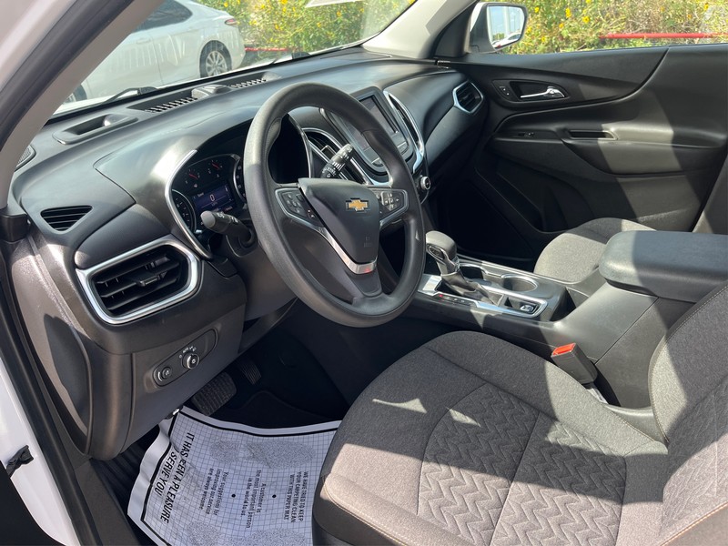 Chevrolet Equinox Vehicle Full-screen Gallery Image 09