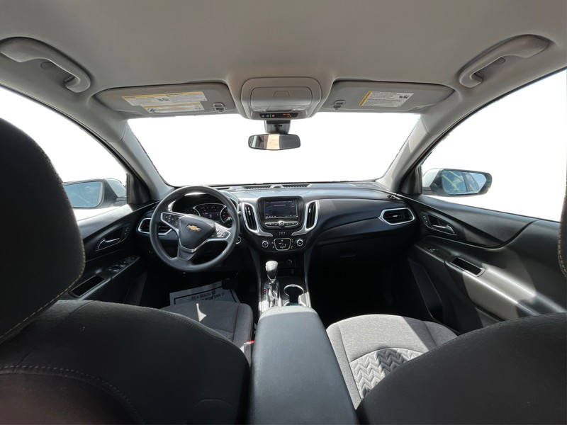 Chevrolet Equinox Vehicle Full-screen Gallery Image 16