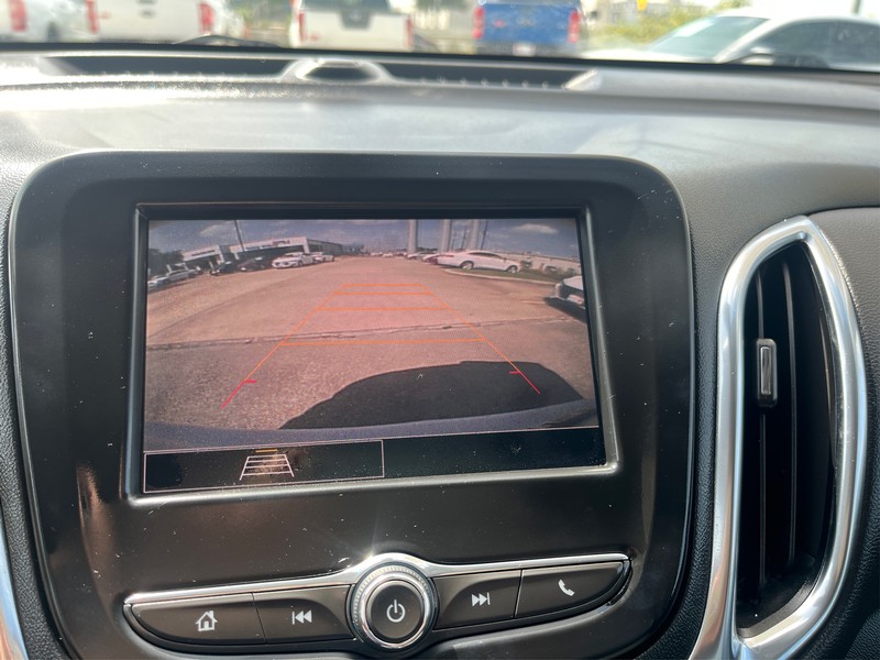 Chevrolet Equinox Vehicle Full-screen Gallery Image 17