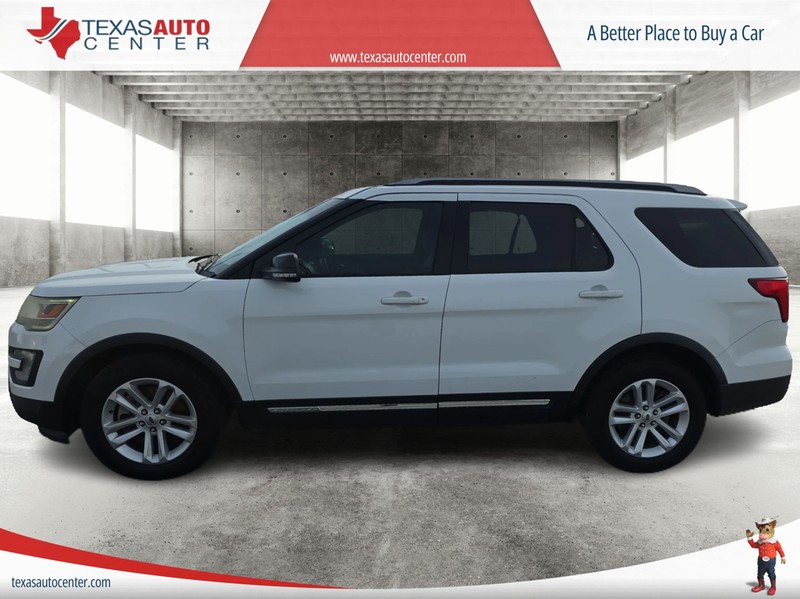 Ford Explorer Vehicle Full-screen Gallery Image 05