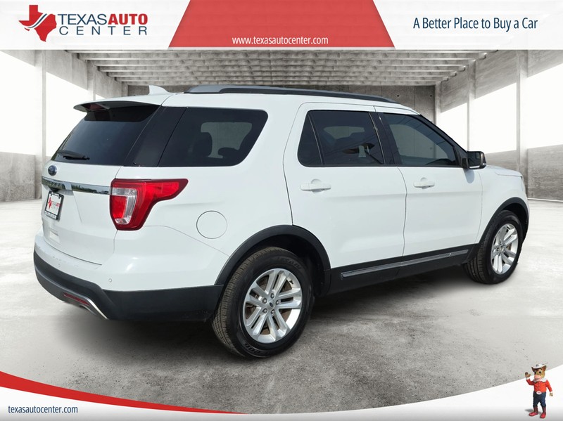 Ford Explorer Vehicle Full-screen Gallery Image 07