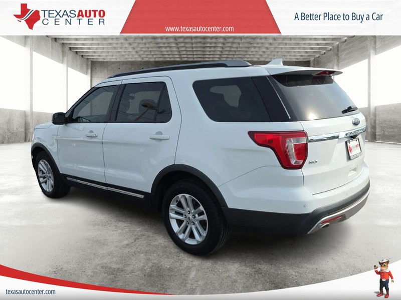 Ford Explorer Vehicle Full-screen Gallery Image 08