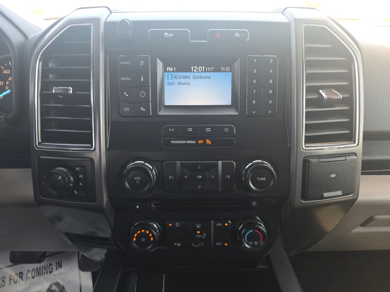 Ford F-150 Vehicle Full-screen Gallery Image 11