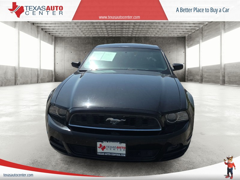 Ford Mustang Vehicle Full-screen Gallery Image 03