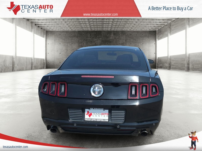 Ford Mustang Vehicle Full-screen Gallery Image 06