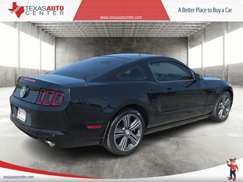 Ford Mustang Vehicle Full-screen Gallery Image 07