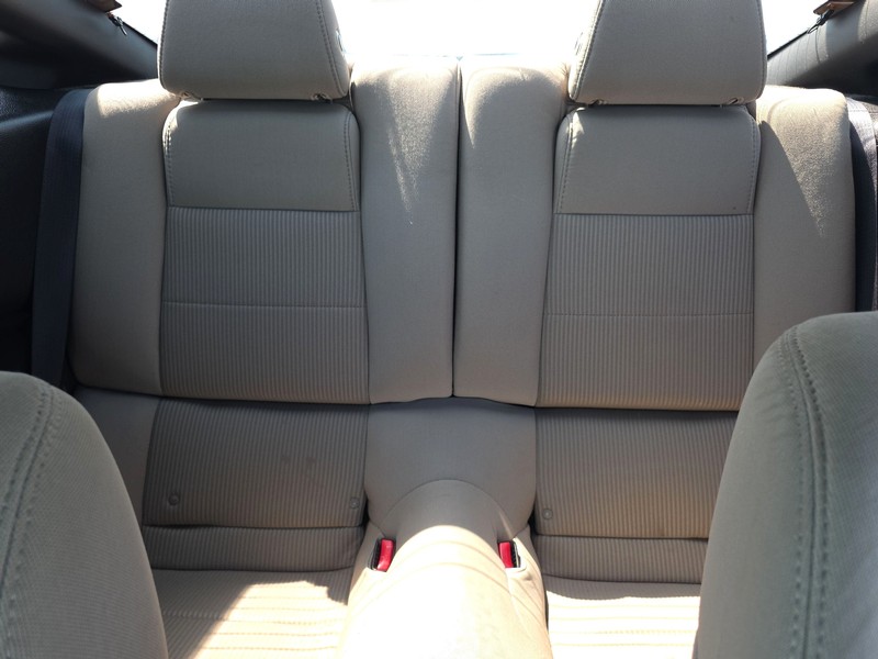 Ford Mustang Vehicle Full-screen Gallery Image 11