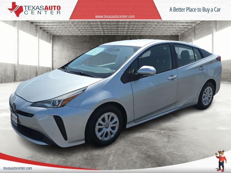 Toyota Prius Vehicle Full-screen Gallery Image 02