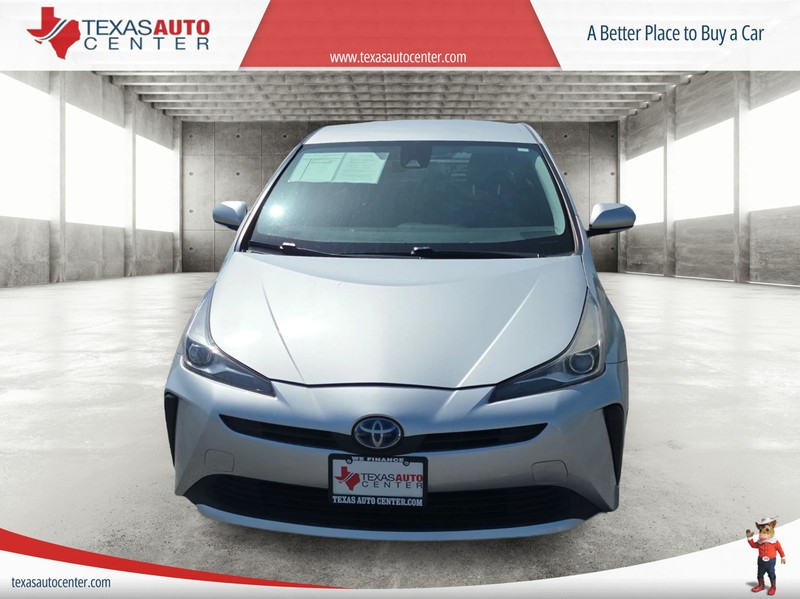 Toyota Prius Vehicle Full-screen Gallery Image 03