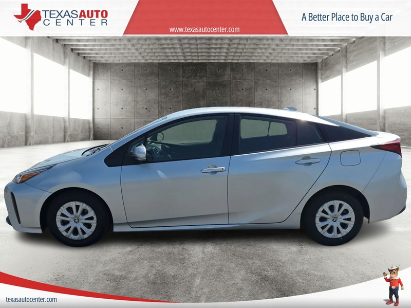 Toyota Prius Vehicle Full-screen Gallery Image 05